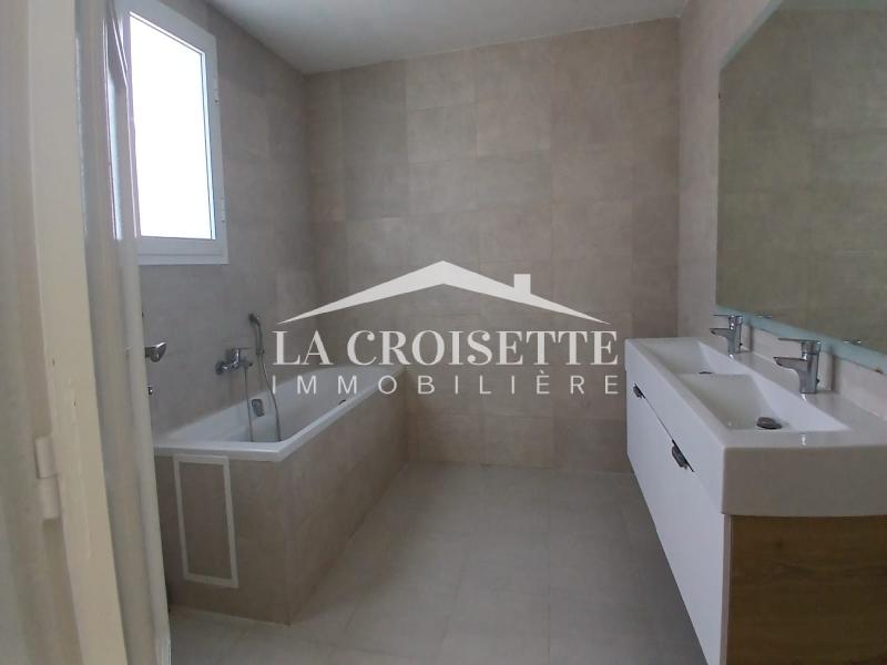 Villa S+5 avec jardin aux Berges du Lac 1
